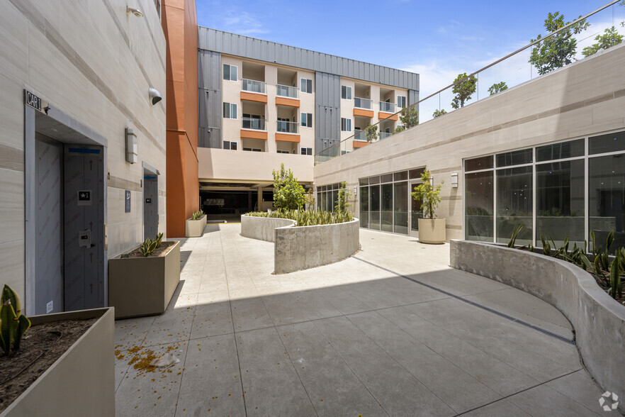 101-109 E Valley Blvd, San Gabriel, CA for lease - Building Photo - Image 3 of 22