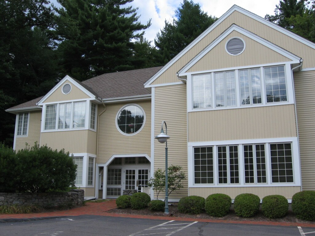 573 Hopmeadow St, Simsbury, CT 06070