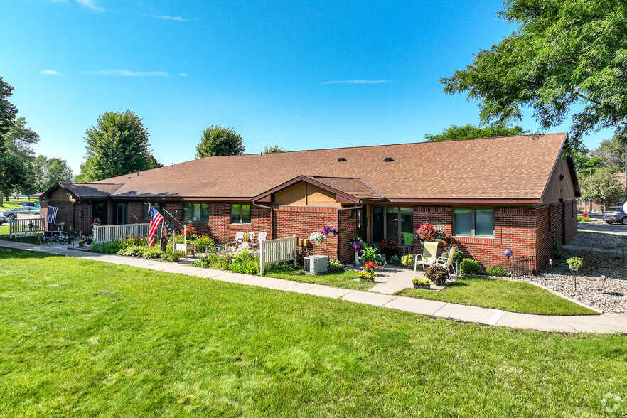 1425 19th Ave SW, Willmar, MN for sale - Primary Photo - Image 1 of 1