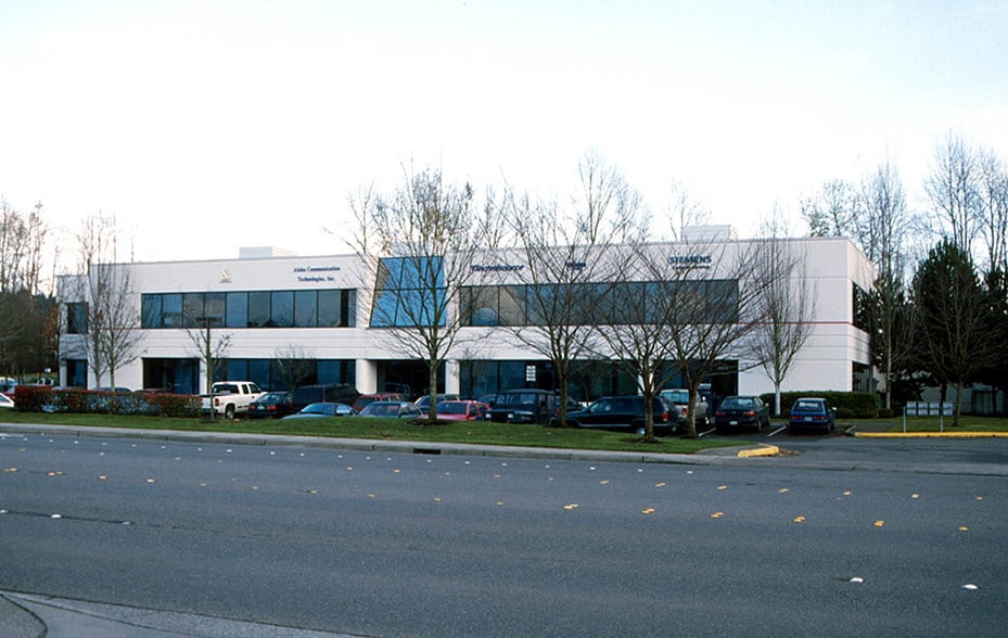 8410 154th Ave NE, Redmond, WA for lease - Building Photo - Image 3 of 17