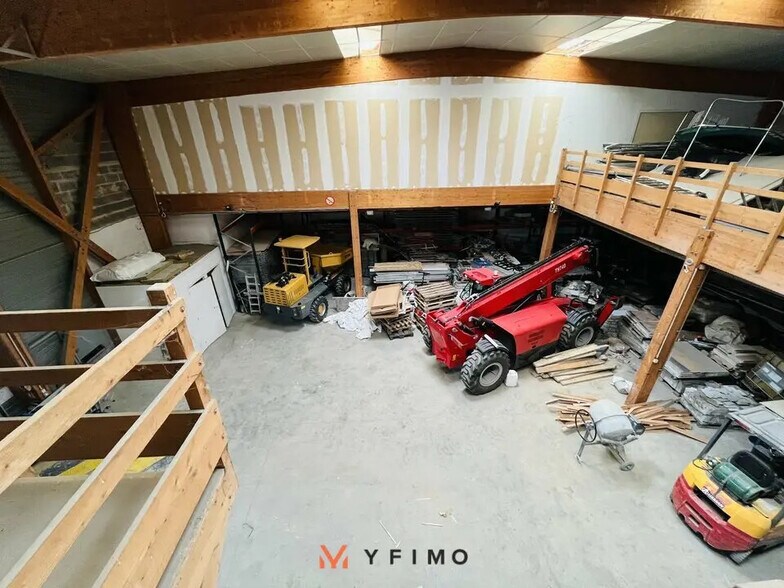 Flex in Chanteloup-les-Vignes for lease - Interior Photo - Image 3 of 5