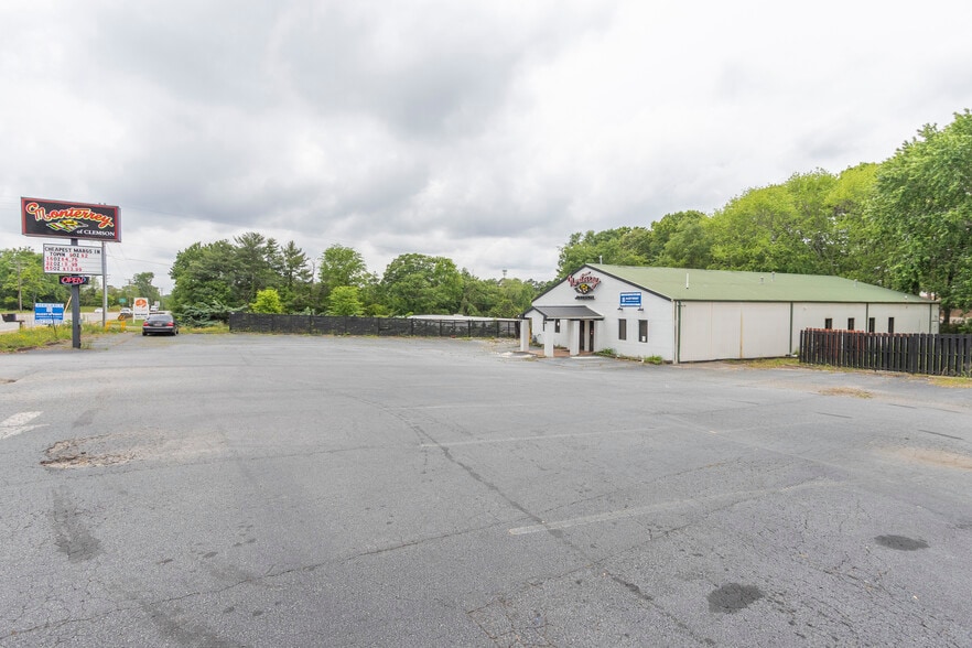 1704-1710 W Main St, Central, SC for lease - Building Photo - Image 3 of 40