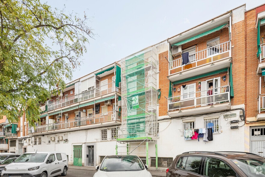 Calle de Eduardo Minguito, 55-57, Madrid, Madrid for sale - Building Photo - Image 1 of 2