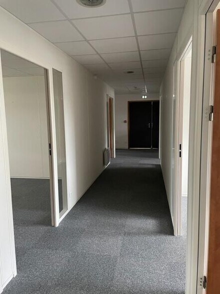 Office in Guipavas for lease - Building Photo - Image 3 of 4