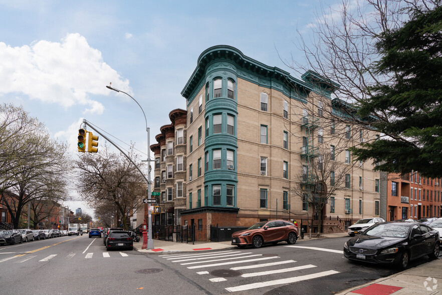 331 13th St, Brooklyn, NY for lease - Building Photo - Image 3 of 5