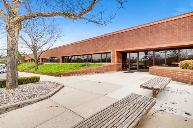203 N Gables Blvd, Wheaton, IL for sale Building Photo- Image 1 of 1