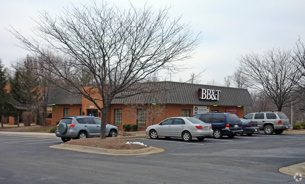 13414 Dumfries Rd, Manassas, VA 20112 Retail Space for Lease