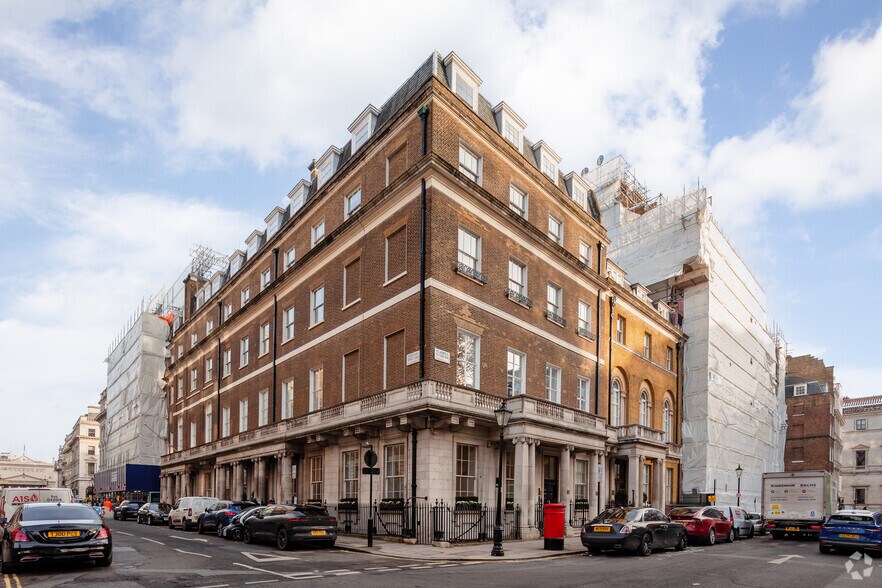 1 St James's Sq, London for sale - Primary Photo - Image 1 of 1