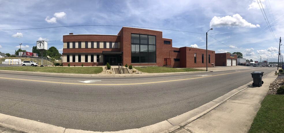 1913 W State St, Bristol, VA for lease - Building Photo - Image 1 of 3