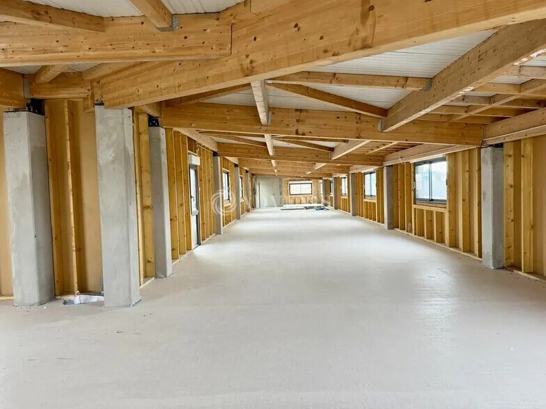 Office in Chaponnay for sale - Interior Photo - Image 2 of 12