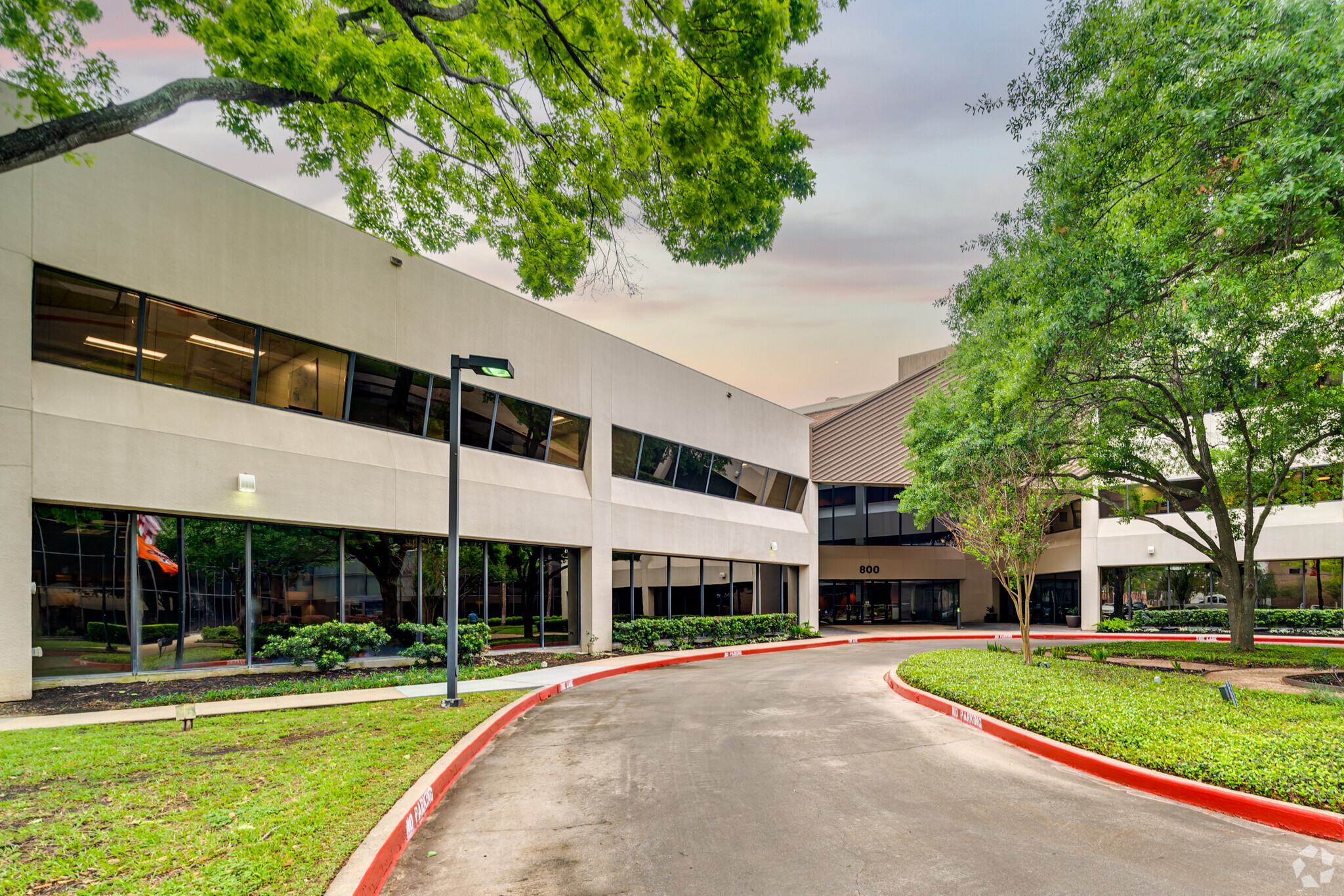 800 Bering Dr, Houston, TX for lease Building Photo- Image 1 of 19