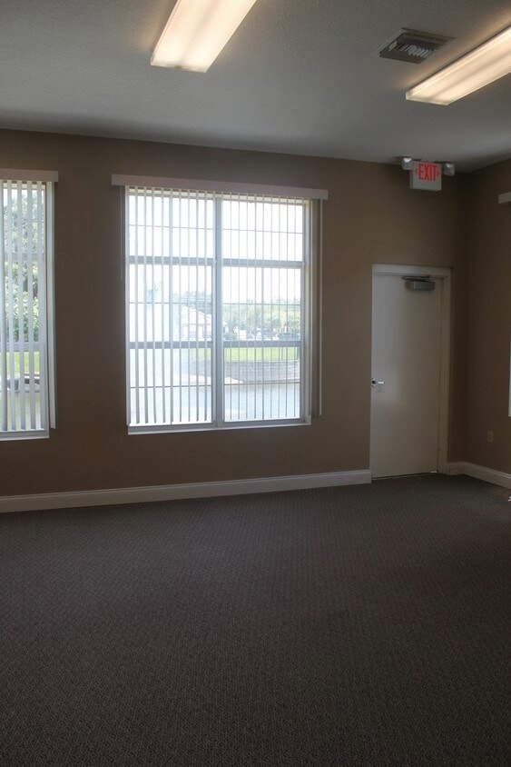 1444 Lexington Green Ln, Sanford, FL for lease Interior Photo- Image 1 of 2