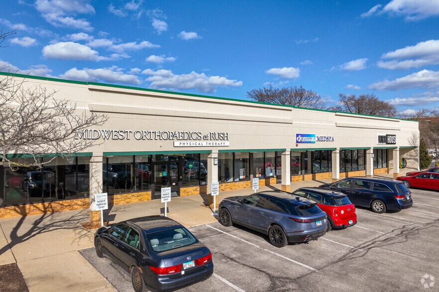 648-678 N Northwest Hwy, Park Ridge, IL for sale - Building Photo - Image 2 of 12