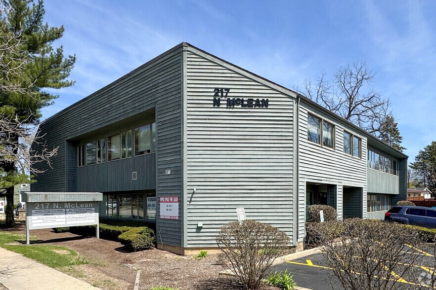 217 N McLean Blvd, Elgin, IL for lease - Primary Photo - Image 1 of 2