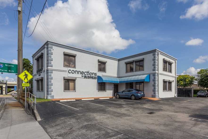 2843 Pembroke Rd, Hollywood, FL for lease - Building Photo - Image 1 of 15