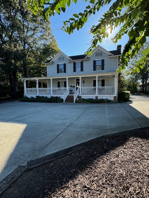 16 Oak Grove St, Mount Holly, NC for lease Building Photo- Image 1 of 5