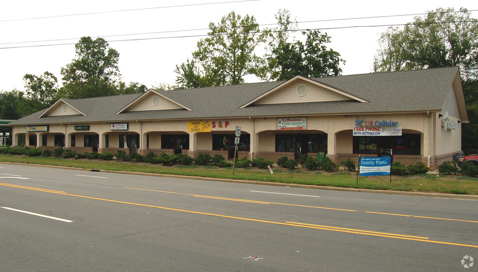 2358 US Highway 70, Swannanoa, NC for lease - Primary Photo - Image 1 of 6