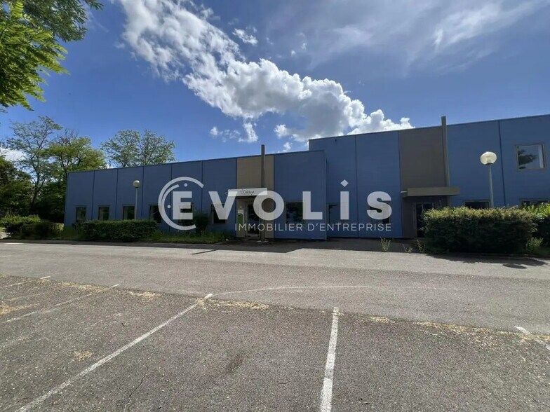 Office in Blyes for lease - Building Photo - Image 3 of 22