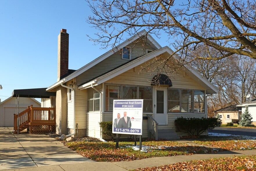 614 N Wisner St, Jackson, MI 49202