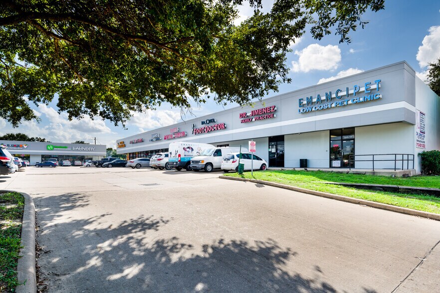 800-900 S Wayside Dr, Houston, TX for lease - Building Photo - Image 3 of 4