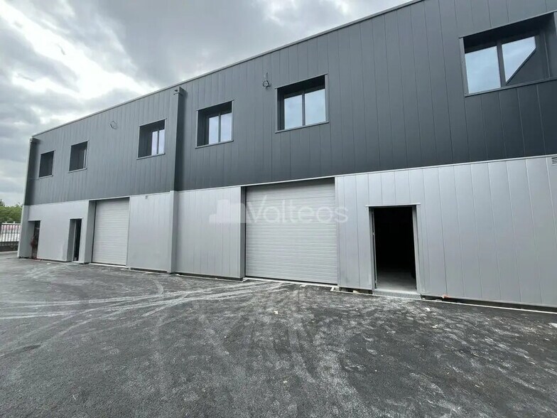 Flex in Cugnaux for lease - Building Photo - Image 1 of 6