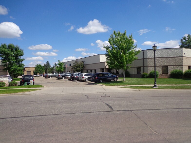 402414 Great Oak Dr, Waite Park, MN 56387 West River Business Park