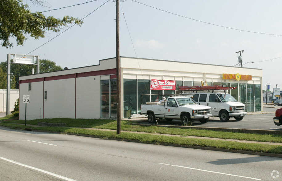 706 Airline Blvd, Portsmouth, VA for lease - Building Photo - Image 2 of 3