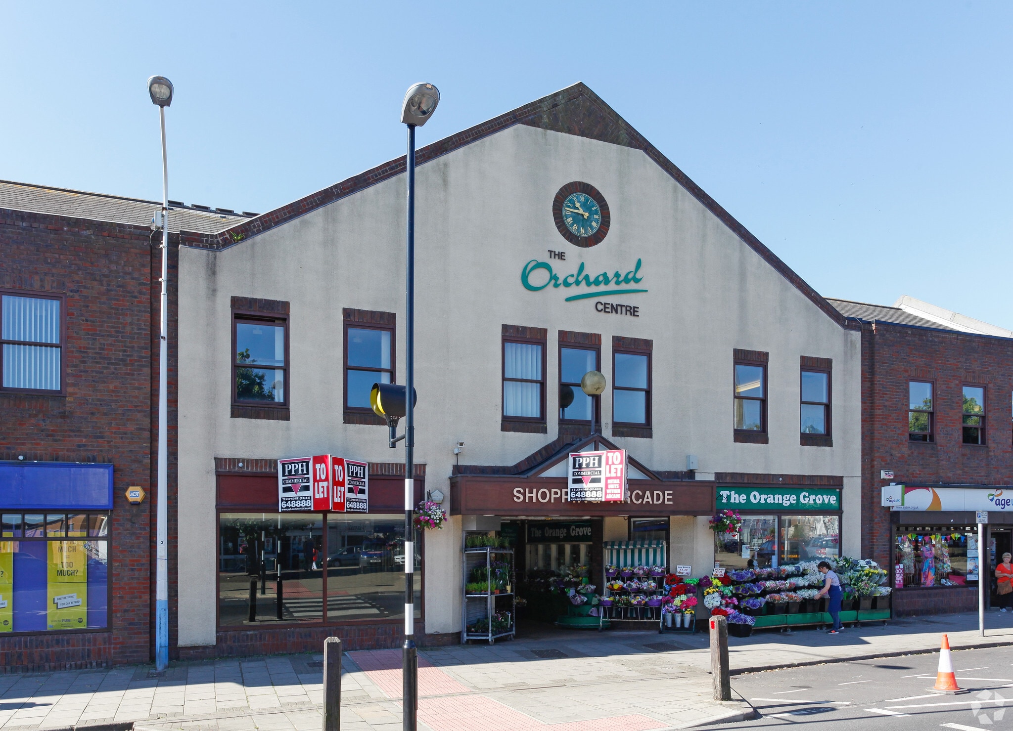 The Sq, Hessle for sale Primary Photo- Image 1 of 1