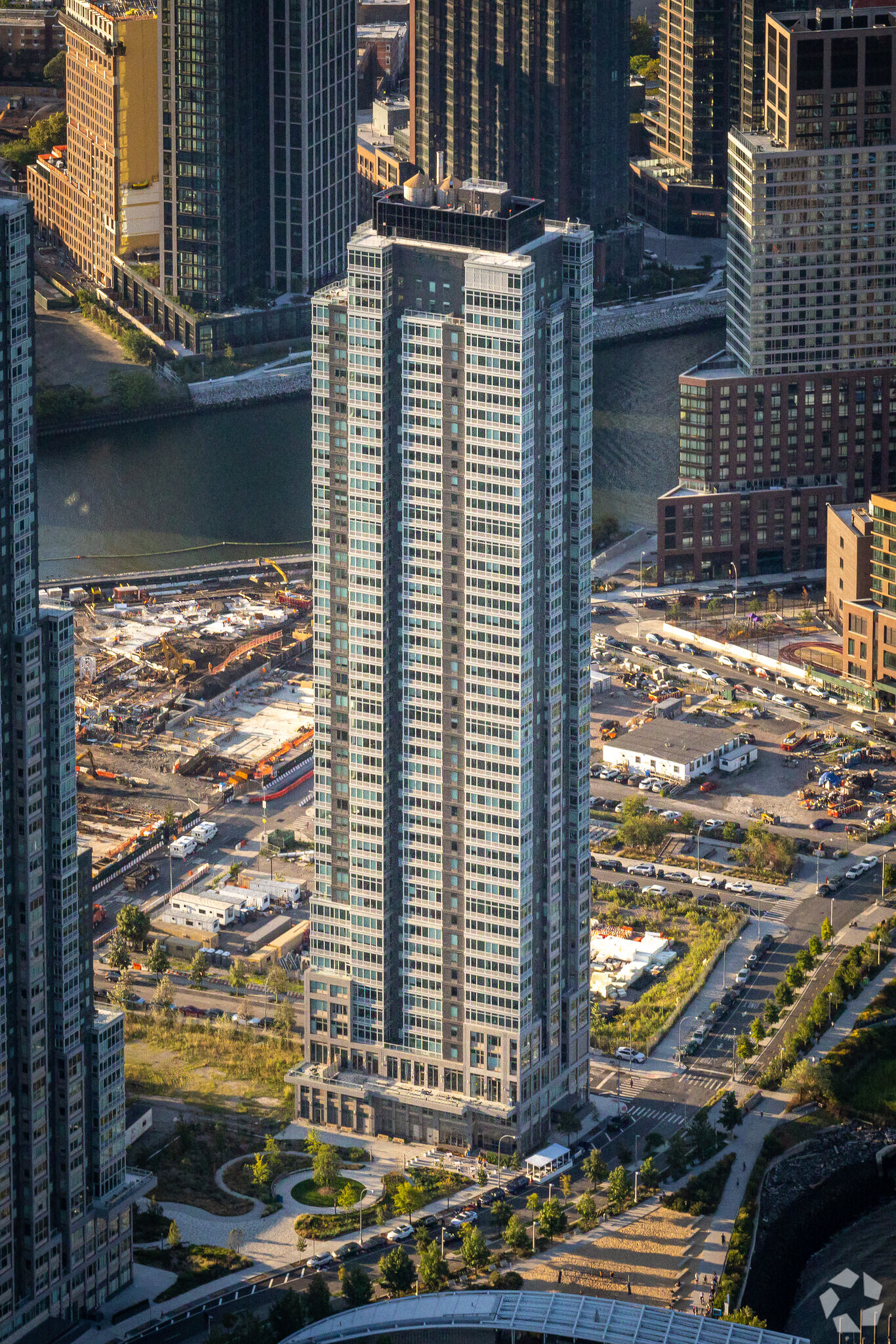 5241 Center Blvd, Long Island City, NY for sale Primary Photo- Image 1 of 1