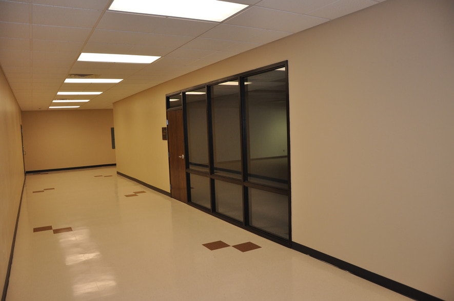 1100-1104 S Fillmore St, Amarillo, TX for lease - Interior Photo - Image 3 of 11