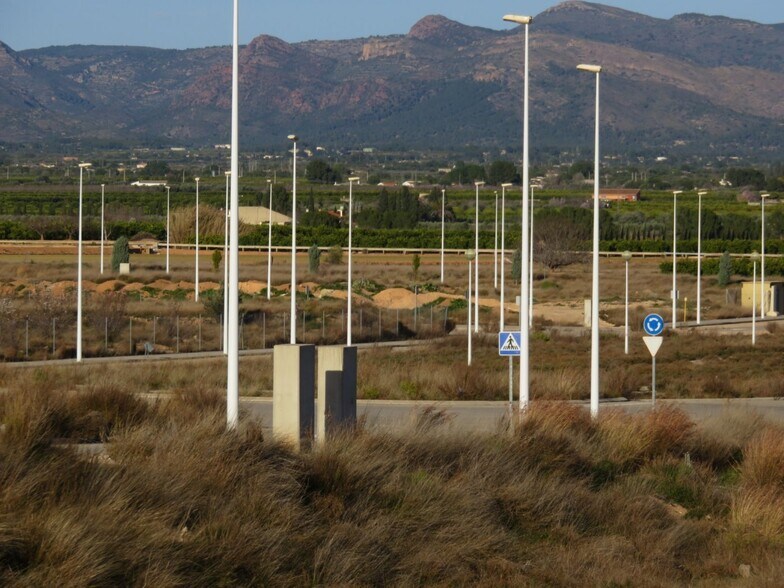 Industrial in Llíria for sale - Building Photo - Image 2 of 6