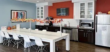 316-330 N Shore Dr, Pittsburgh, PA for lease - Building Photo - Image 1 of 6