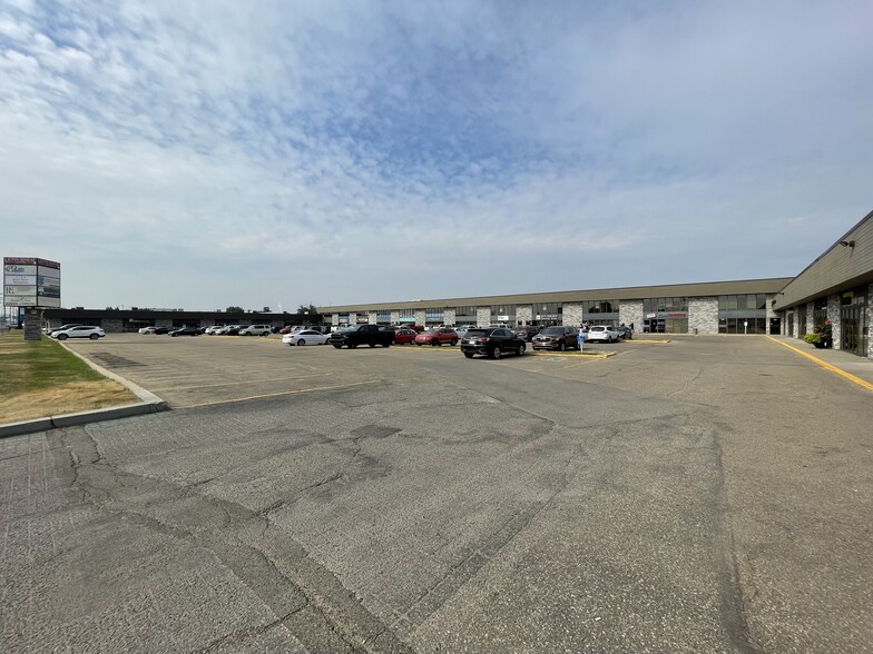 4600-4726 99th St NW, Edmonton, AB for lease - Building Photo - Image 2 of 13