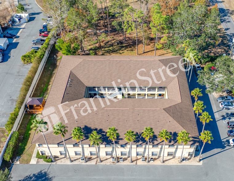 10490 Chalmer St, Spring Hill, FL for sale - Building Photo - Image 2 of 16