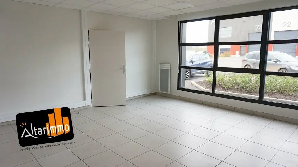 Flex in Gellainville for lease - Interior Photo - Image 3 of 13