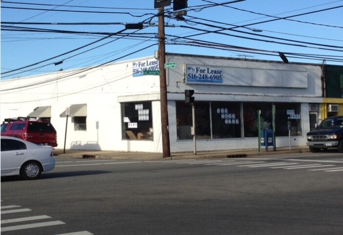 206-208 E Jericho Tpke, Mineola, NY for sale - Primary Photo - Image 1 of 1
