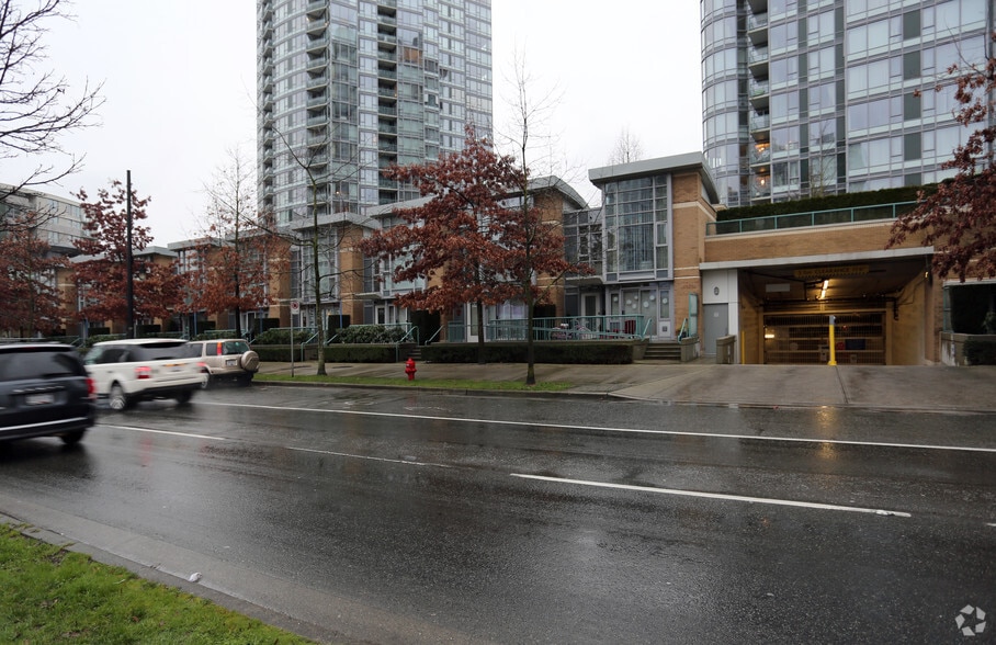 1032 Pacific Blvd, Vancouver, BC for lease - Building Photo - Image 3 of 3