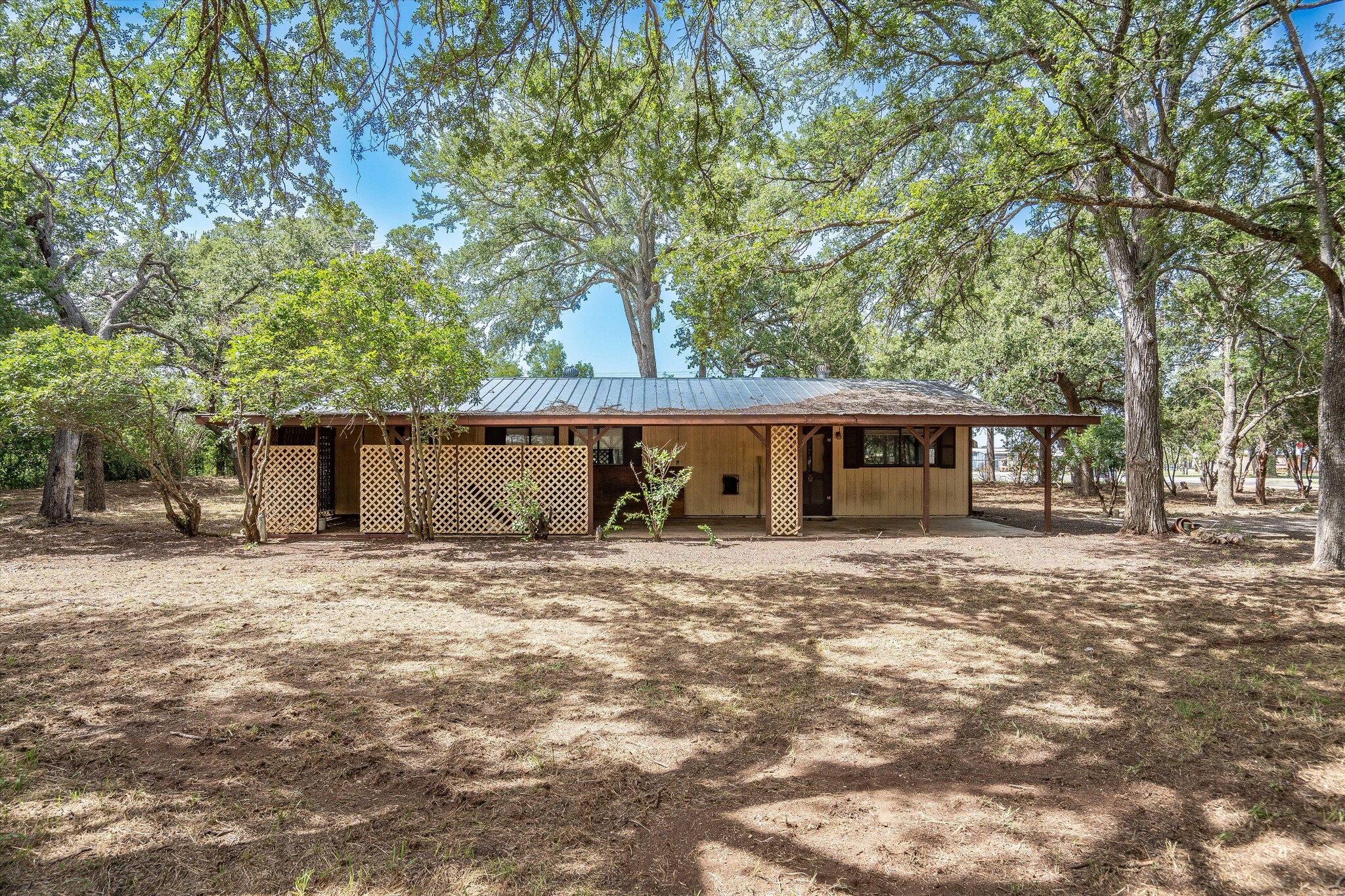 22 Chaparral Dr, Fredericksburg, TX for sale Primary Photo- Image 1 of 28