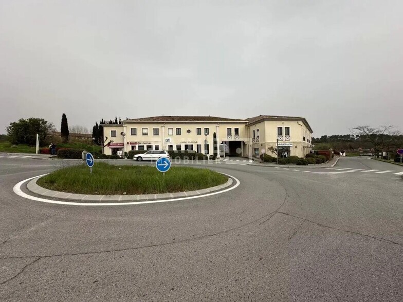 Office in Tourrettes for sale - Building Photo - Image 2 of 15