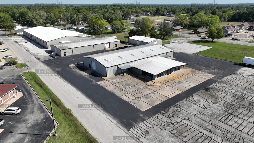 2230 S Main St, Carthage, MO for lease - Building Photo - Image 1 of 37