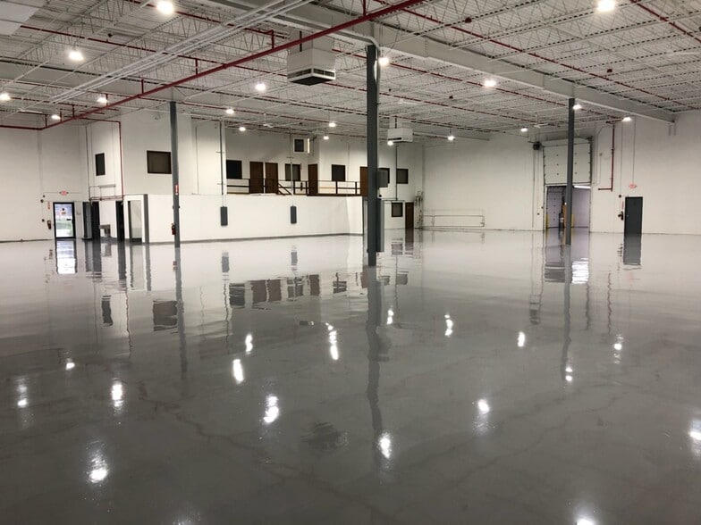 710-712 Anita Ave, Antioch, IL for lease - Interior Photo - Image 3 of 8