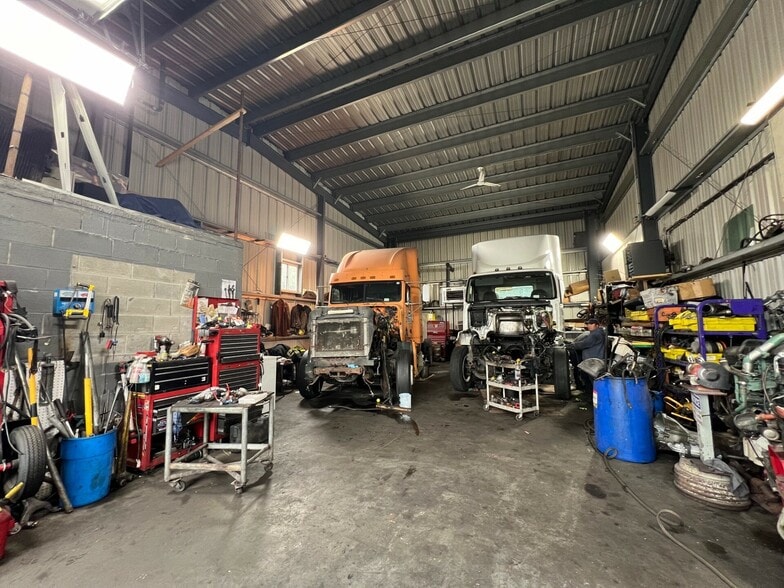 115 Fulton St, White Plains, NY for sale - Interior Photo - Image 2 of 4