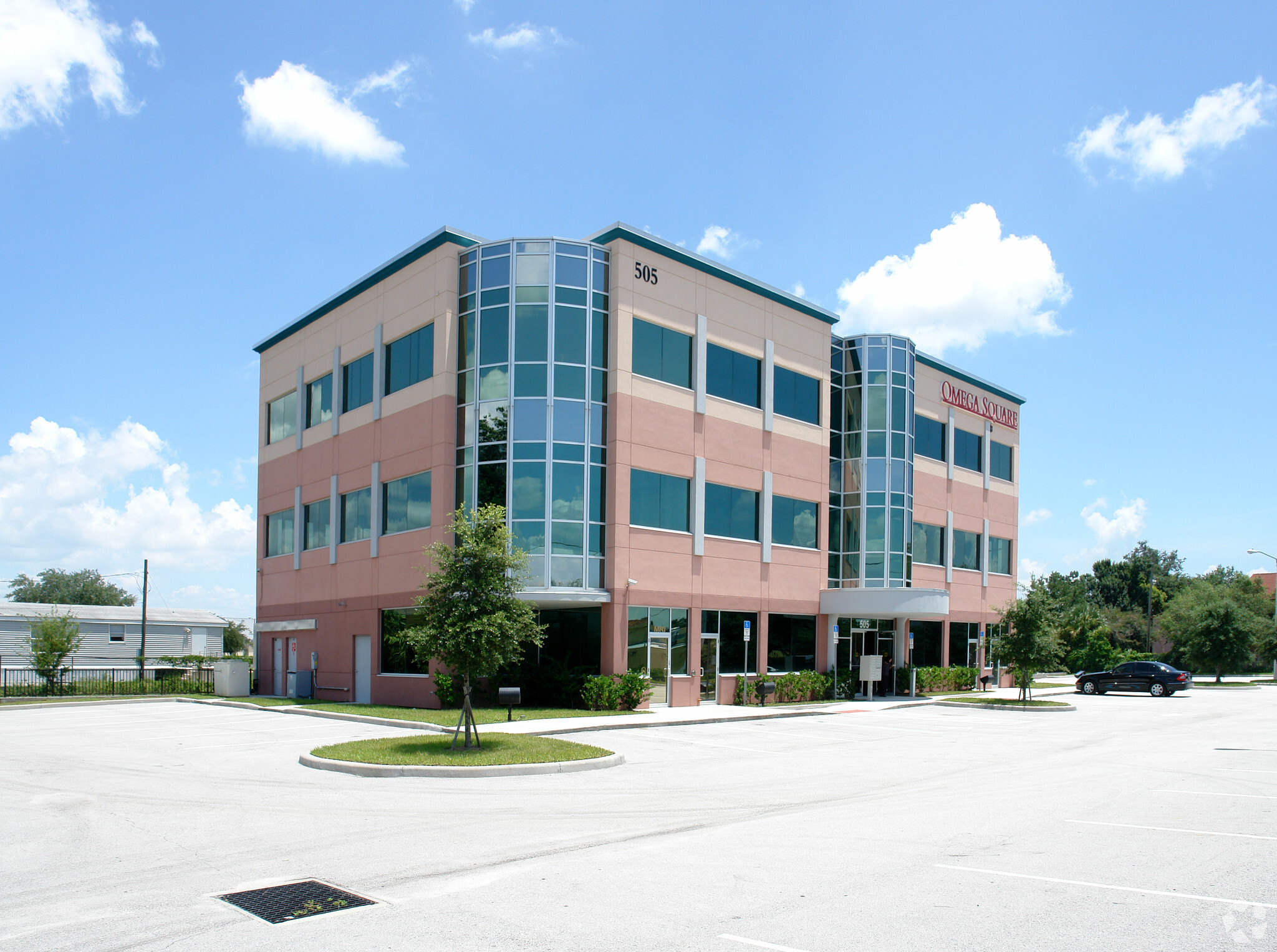 505 W Vine St, Kissimmee, FL for lease Primary Photo- Image 1 of 4