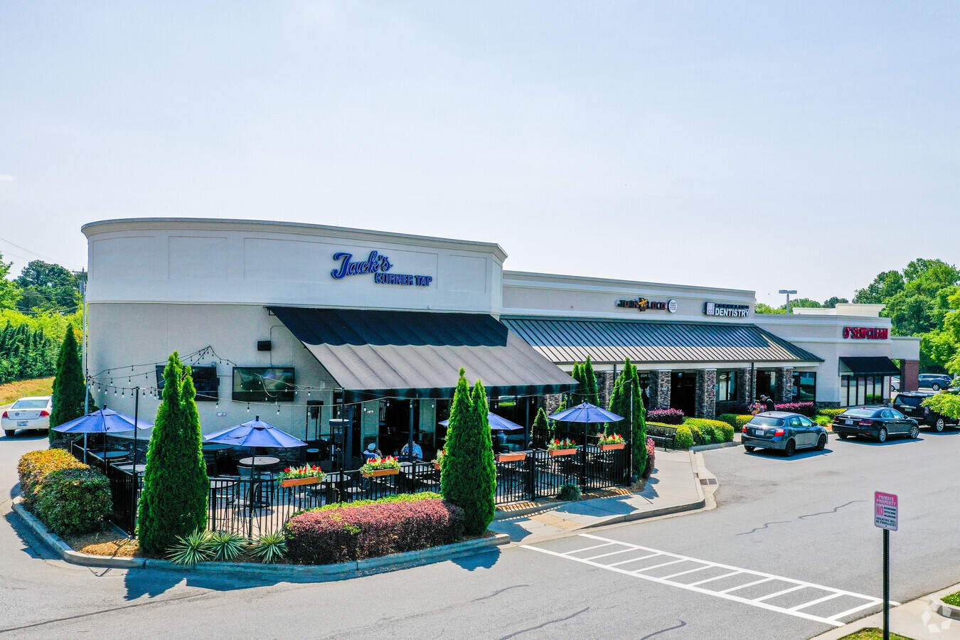 8301 Magnolia Estates Dr, Cornelius, NC 28031