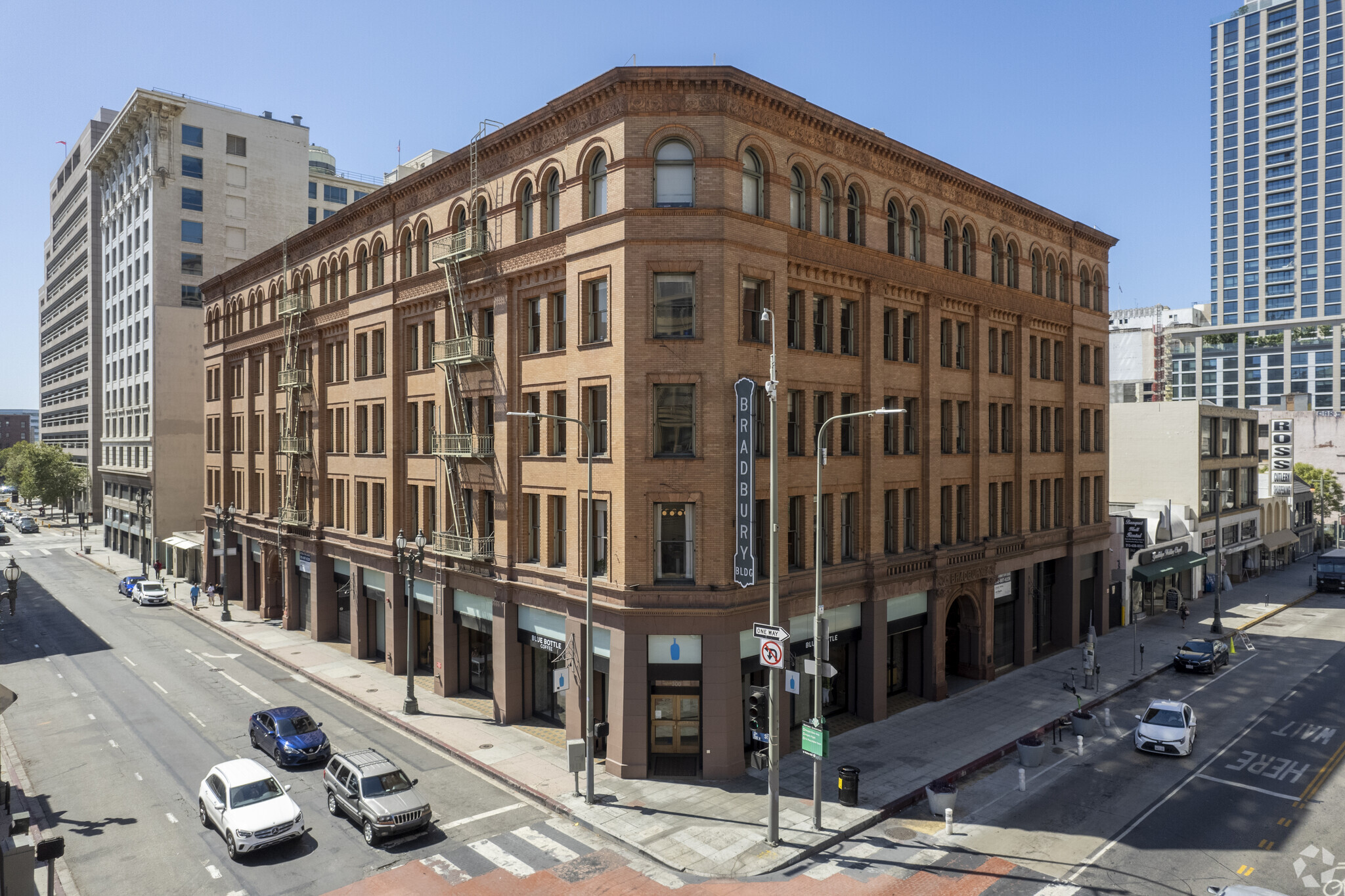 300-310 S Broadway, Los Angeles, CA 90013 - Bradbury Building | LoopNet