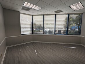 2100 SE Ocean Blvd, Stuart, FL for lease Interior Photo- Image 2 of 4