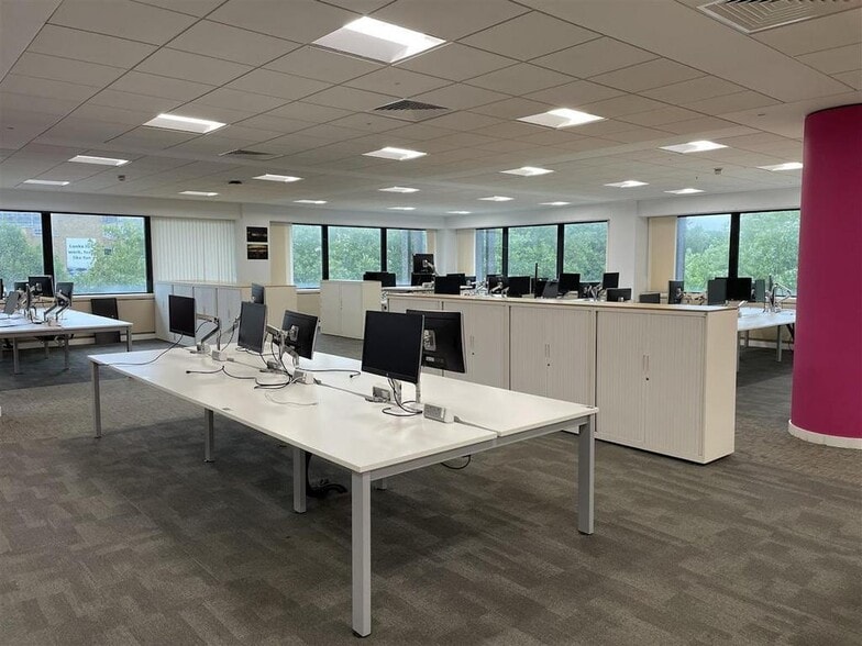 100 Temple St, Bristol for lease - Building Photo - Image 2 of 31