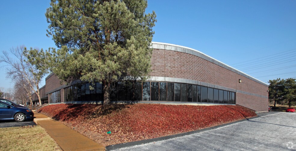 1884 Lackland Hill Pky, Saint Louis, MO for lease - Primary Photo - Image 1 of 4