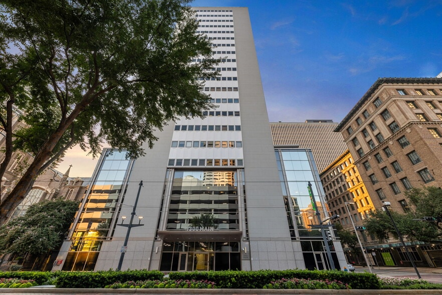 1300 Main St, Houston, TX for lease - Building Photo - Image 1 of 13