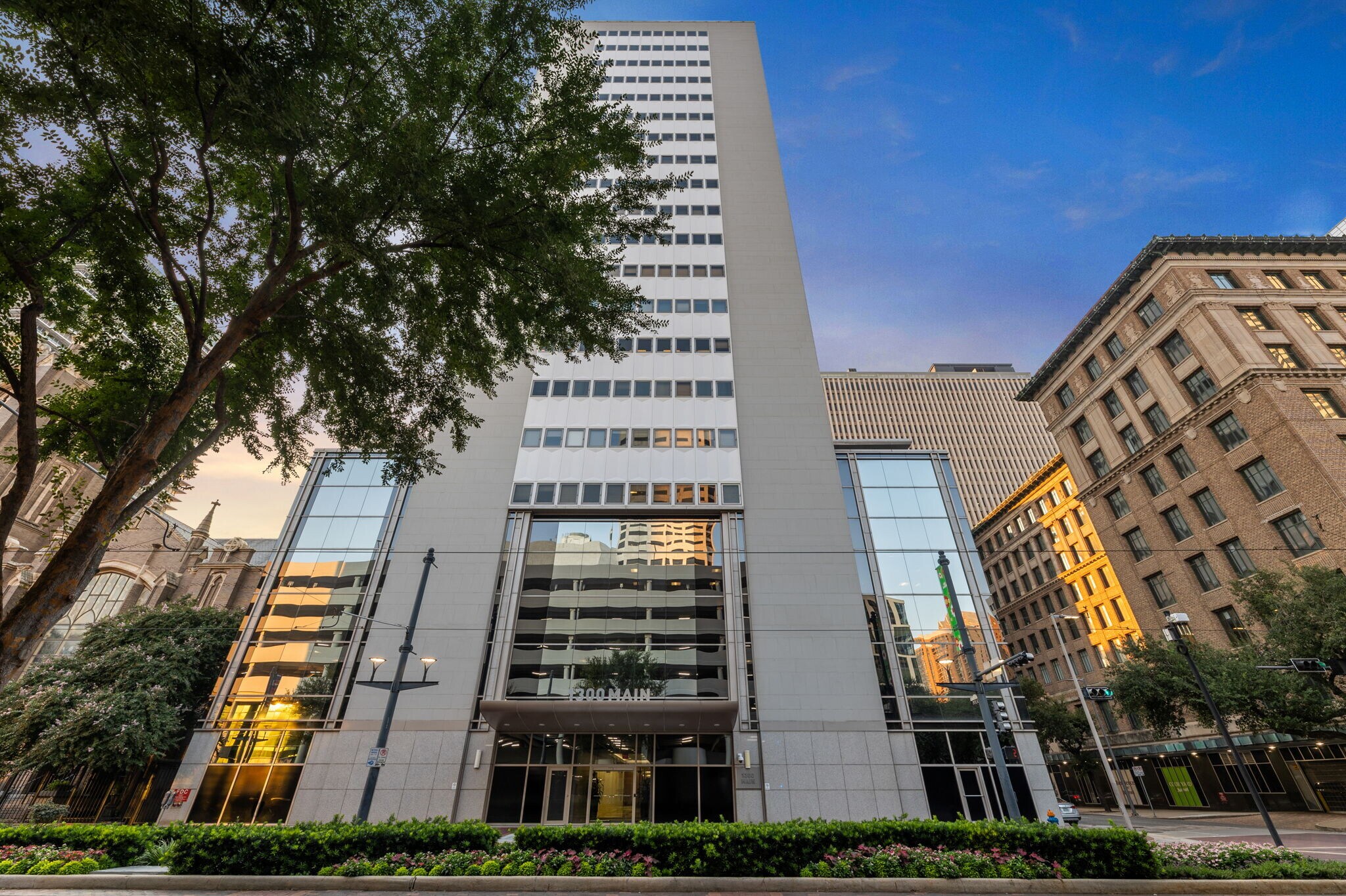 1300 Main St, Houston, TX for lease Building Photo- Image 1 of 14
